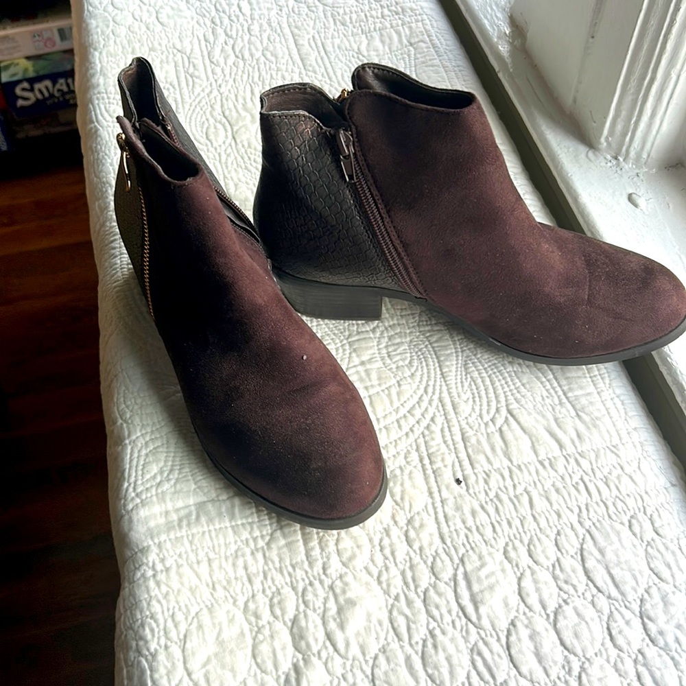 Gc brand brown bootie size 8.5